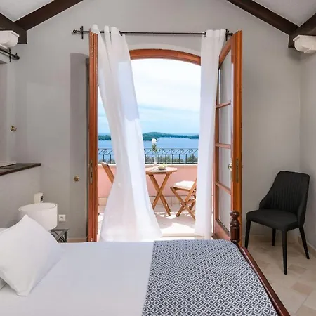 Вилла Luxury Hvar Carpe Diem With Private Pool By The Sea Хвар