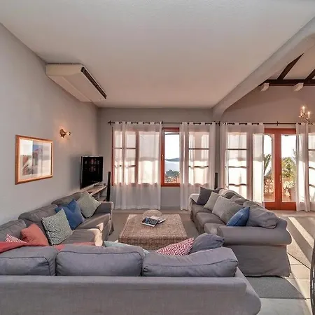 Luxury Hvar Carpe Diem With Private Pool By The Sea