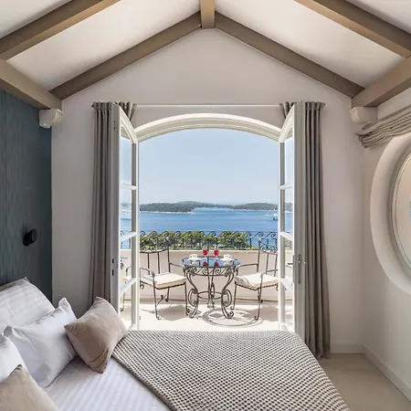 Luxury Hvar Carpe Diem Newly Renovated With Private Pool By The Sea