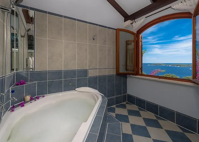 Villa Luxury Hvar Carpe Diem With Private Pool By The Sea *