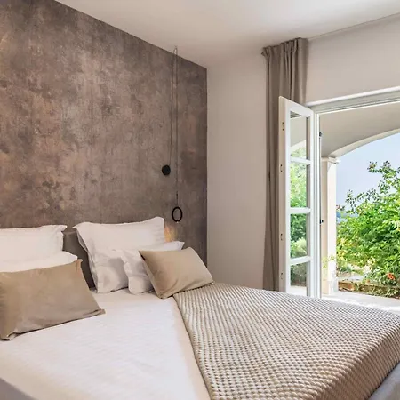 Luxury Hvar Carpe Diem Newly Renovated With Private Pool By The Sea *